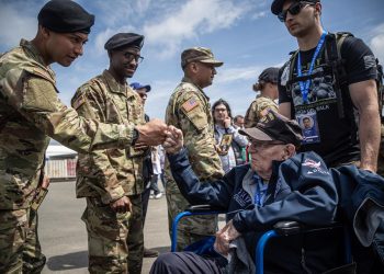 Los últimos veteranos de Normandía vuelven por última vez