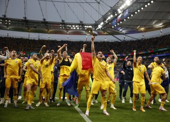 Eslovaquia y Rumania pasan a octavos con un empate
