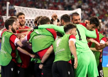 Georgia avanza por primera vez a octavos