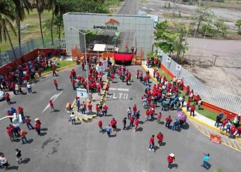 Canacero pide resolver huelga en empresa en puerto de Lázaro Cárdenas