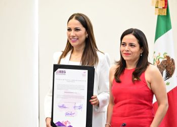 Libia García recibe constancia de mayoría como gobernadora de Guanajuato