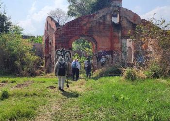 Localizan 17 cuerpos en fosas clandestinas en Jacona, Michoacán