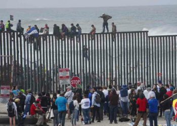 Biden firma orden que limita las solicitudes de asilo en la frontera