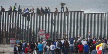 Biden firma orden que limita las solicitudes de asilo en la frontera