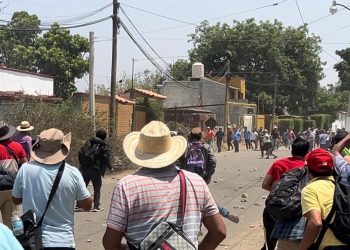 Hartazgo social y afectaciones genera enfrentamiento entre CNTE y habitantes en Oaxaca