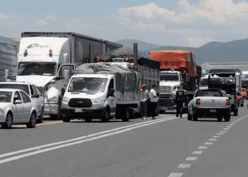 Transportistas anuncian bloqueos de carreteras para este viernes