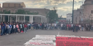 Normalistas marchan en Aguascalientes; conmemoran represión del 2017