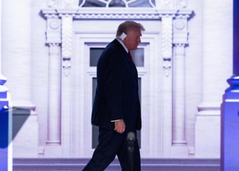 Detienen a un hombre en Florida por amenazar de muerte a Trump