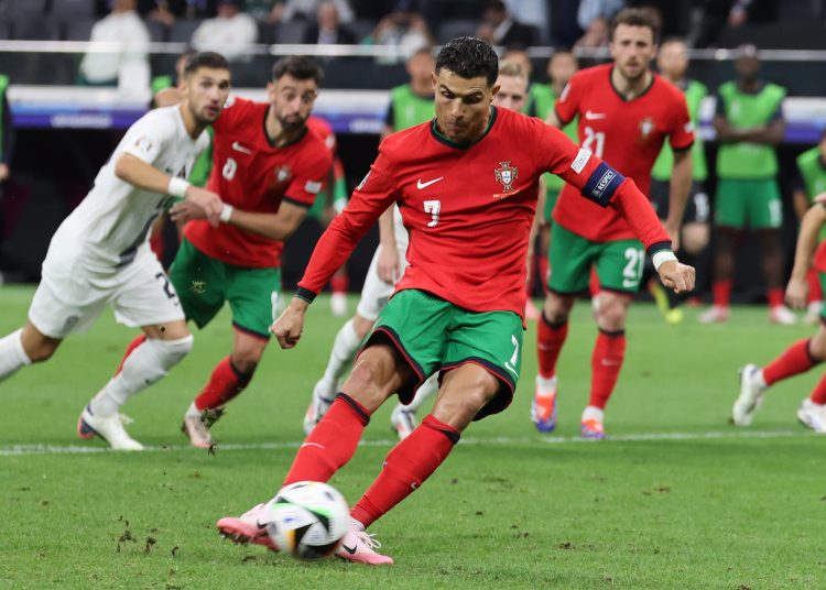 Frankfurt Am Main (Germany), 01/07/2024.- Cristiano Ronaldo of Portugal fails to convert a penalty during the UEFA EURO 2024 Round of 16 soccer match between Portugal and Slovenia, in Frankfurt Main, Germany, 01 July 2024. (Alemania, Eslovenia) EFE/EPA/MOHAMED MESSARA
