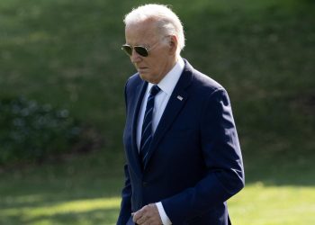 Más demócratas piden a Biden que ponga fin a su campaña