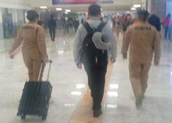 Decomisan 10 kilos de metanfetamina en el AICM