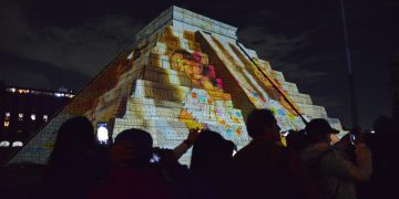 Así fue la llegada de Kukulkán al Zócalo capitalino