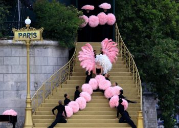 ¡Oh la la! Lady Gaga pone el cabaret en la ceremonia inaugural de los Juegos