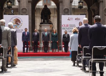 Elogios para AMLO en aniversario luctuoso de Benito Juárez