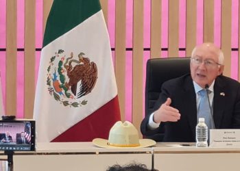 Relación comercial entre EU y México debe ser respetuosa y no bajo amenazas: Ken Salazar