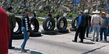 Regresa el caos al Arco Norte, campesinos reclaman indemnizaciones