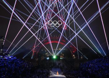 Emmanuel Macron declara inaugurados los Juegos de París