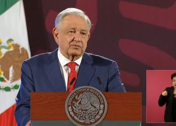 López Obrador entrega primeros complementos del Fondo de Pensiones