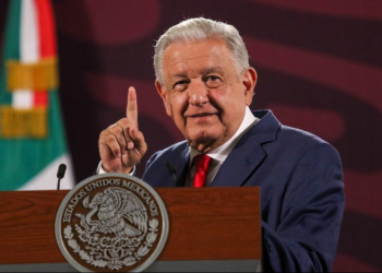 López Obrador celebra el triunfo de la izquierda en Francia
