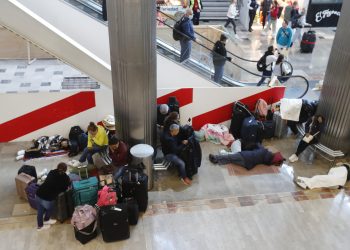 Profeco advierte que viajeros afectados por fallo de Microsoft deben ser indemnizados