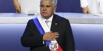 José Raúl Mulino asume la presidencia de Panamá