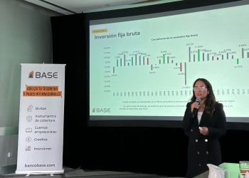 Economía mexicana enfrentará desaceleración de EU en 2025, alerta Banco Base