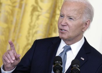 “Sigo plenamente comprometido. El nombre ha cambiado, pero la misión no”, asegura Biden