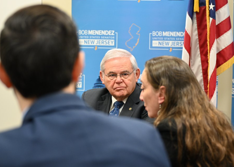 FOTO X @SenatorMenendez