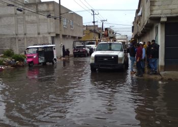 Gobierno de Chimalhuacán atiende fractura del canal río de la compañía