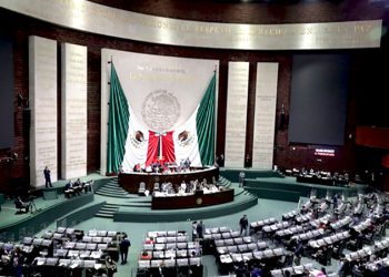 “La interpretación funcional de la Constitución permitiría que TEPJF impida sobrerrepresentación”: Burgoa