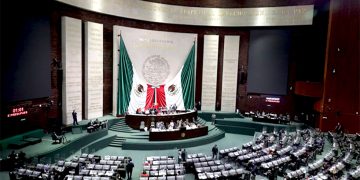 “La interpretación funcional de la Constitución permitiría que TEPJF impida sobrerrepresentación”: Burgoa