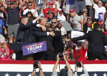 Joven que le disparó a Trump había sido visto en un club de tiro y fue víctima de bullying