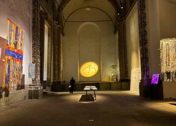 Ex Teresa Arte Actual abre Todos nuestros átomos dan cuerpo a miles de vidas antes que la nuestra