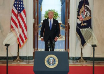 Biden dice que fallo sobre la inmunidad de Trump sienta “un peligroso precedente”