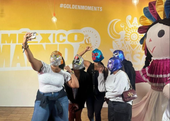 Lelé llegó a París, acompaña a atletas mexicanos en los Juegos Olímpicos