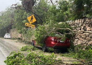 Beryl impacta en Tulum como huracán categoría 2