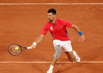 Novak Djokovic intimida en París y espera a Nadal