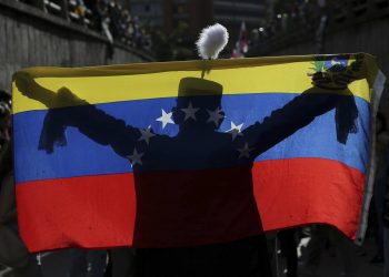 Venezuela exige a siete países retirar de inmediato a su personal diplomático