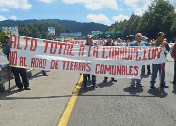 Ejidatarios de Ocoyoacac bloquean la carretera México-Toluca