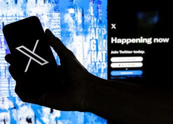 Ordenan suspender X en Brasil