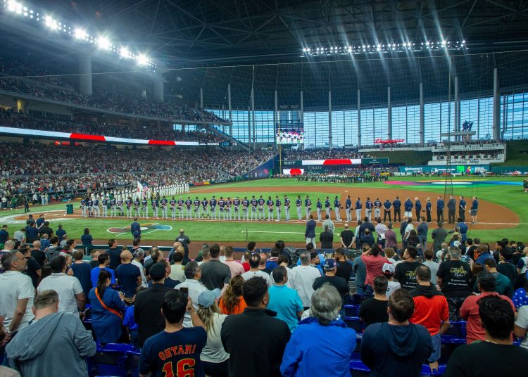 General View during the game United States (USA) vs Japan, corresponding to the finals of the 2023 World Baseball Classic, at LoanDepot Park, Miami, Florida, on March 21, 2023.

<br

Vista General durante el juego Estados Unidos (EUA) vs Japon, correspondiente a Semifinales del Clasico Mundial de Beisbol 2023, el el LoanDepot Park, Miami, Florida, el 21 de Marzo de 2023.