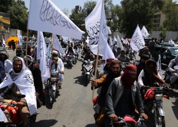 Las mujeres afganas son “borradas” de la vida pública con los talibanes