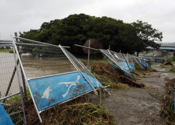 El tifón Shanshan sigue azotando a Japón, ya suma 6 muertos y 125 heridos