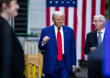 Trump celebra su primer mitin al aire libre tras ataque