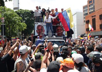 Machado y González Urrutia llaman a una “protesta mundial” para mostrar actas electorales