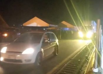 Abren un carril en la México-Puebla mientras  buscan acuerdo gobierno y ejidatarios