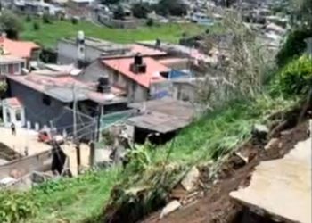 Lluvias provocan derrumbe en Cerro de la Cruz en Tlalmanalco