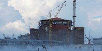 OIEA no logra determinar la causa del incendio en la central nuclear de Zaporiyia