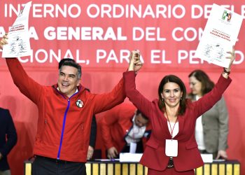 Alejandro Moreno continuará al frente del PRI