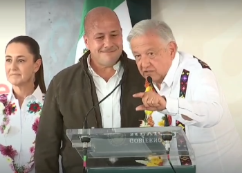 AMLO y Sheinbaum atajan rechiflas y abucheos contra Enrique Alfaro en gira por Jalisco